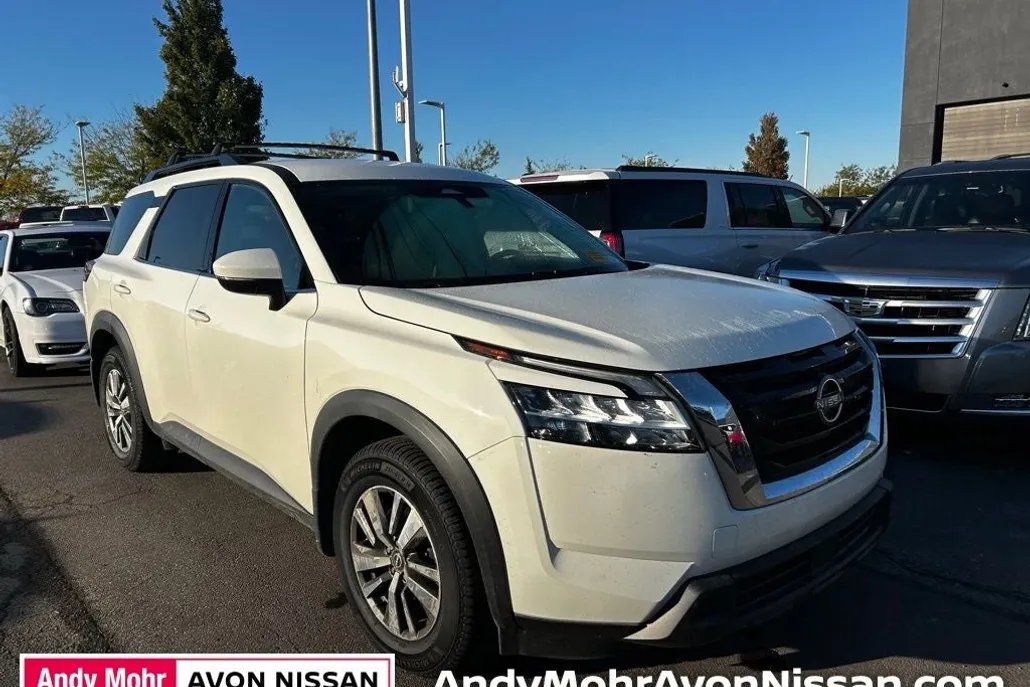 2022 Nissan Pathfinder SV photo 1