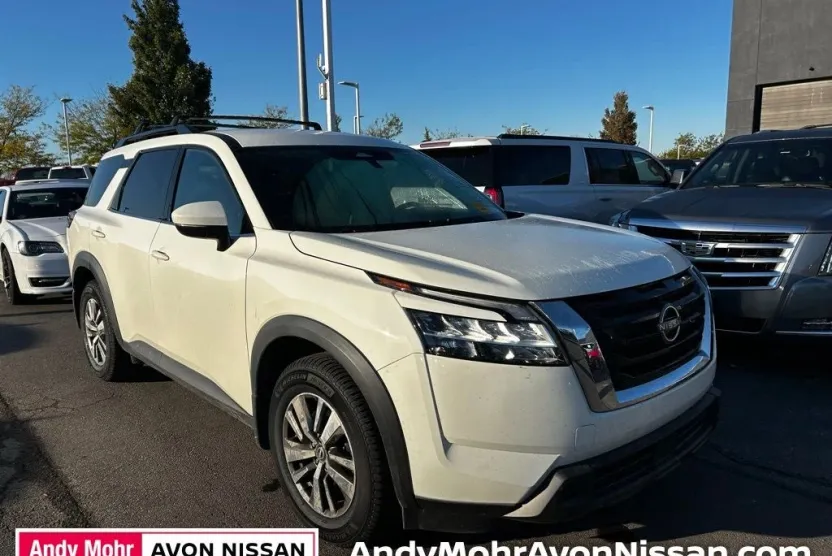 2022 Nissan Pathfinder SV photo 1
