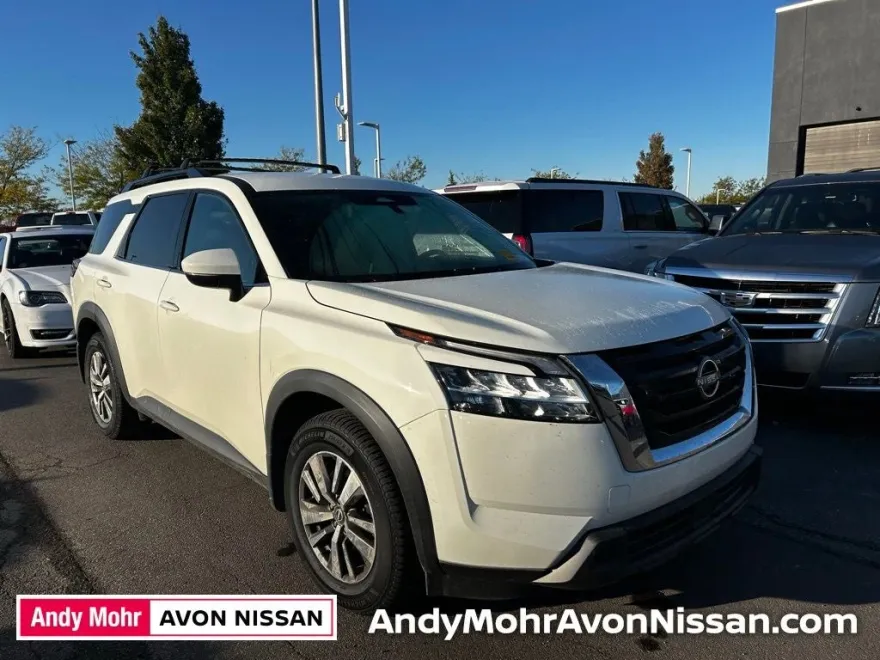 2022 Nissan Pathfinder SV photo 1