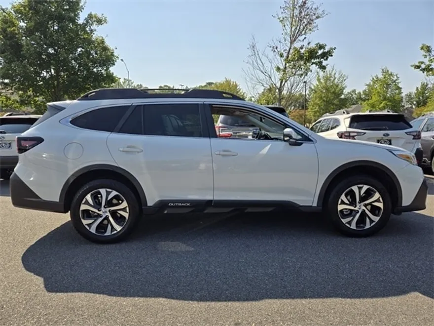 2021 Subaru Outback Limited photo 1