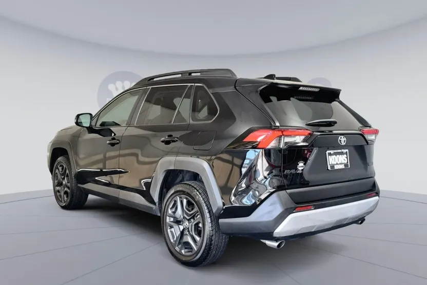 2022 Toyota RAV4 Adventure photo 1