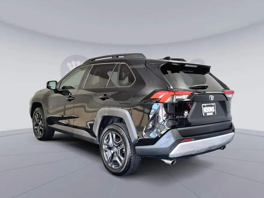 2022 Toyota RAV4 Adventure photo 1