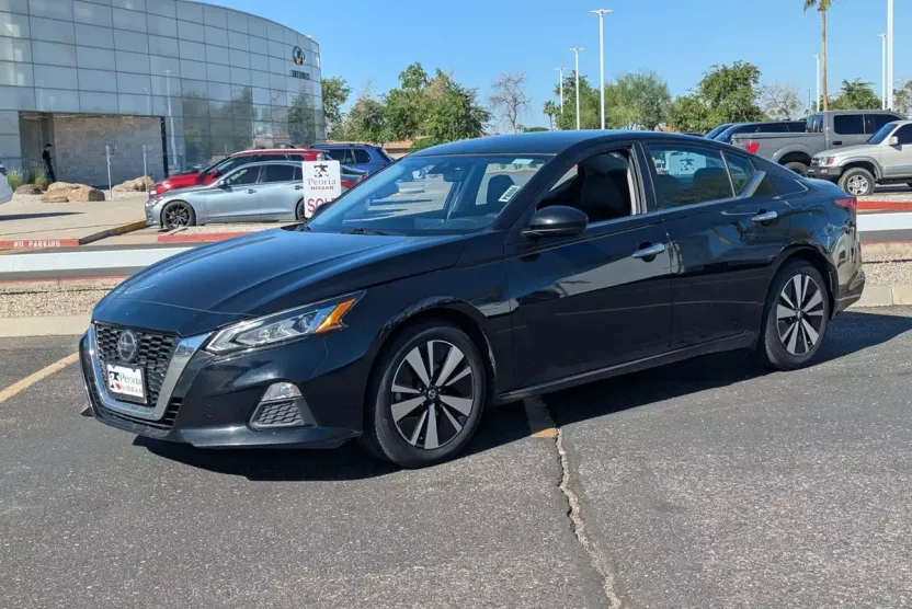 2022 Nissan Altima 2.5 SV photo 1