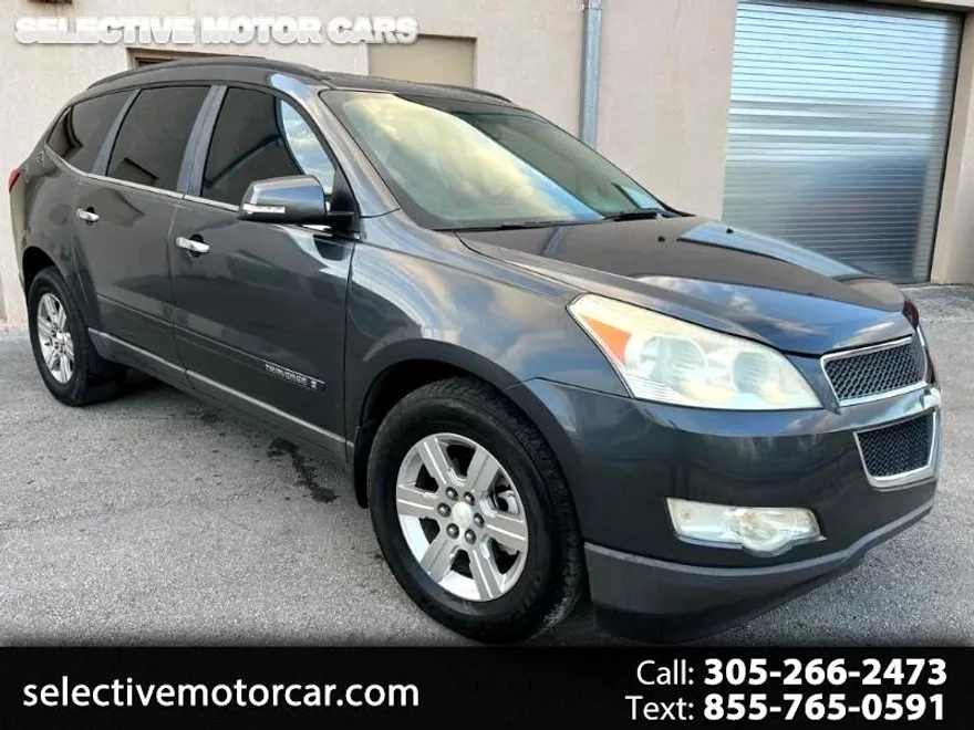 2009 Chevrolet Traverse 2LT photo 1