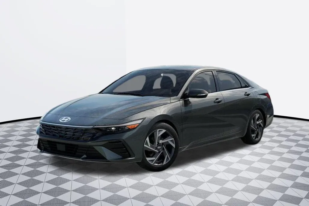 2025 Hyundai Elantra Limited photo 1
