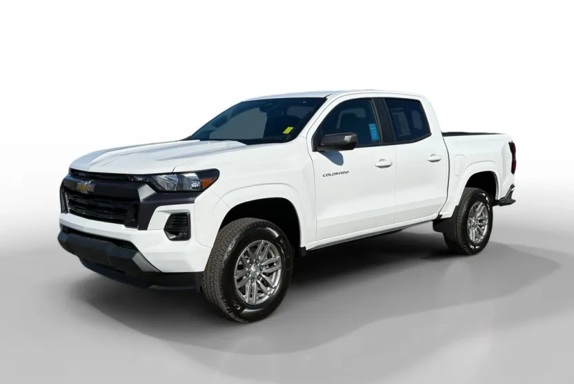 2024 Chevrolet Colorado LT photo 1