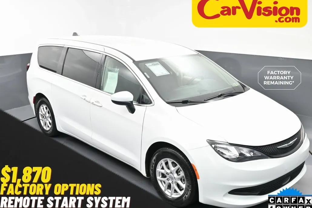 2022 Chrysler Voyager LX photo 1