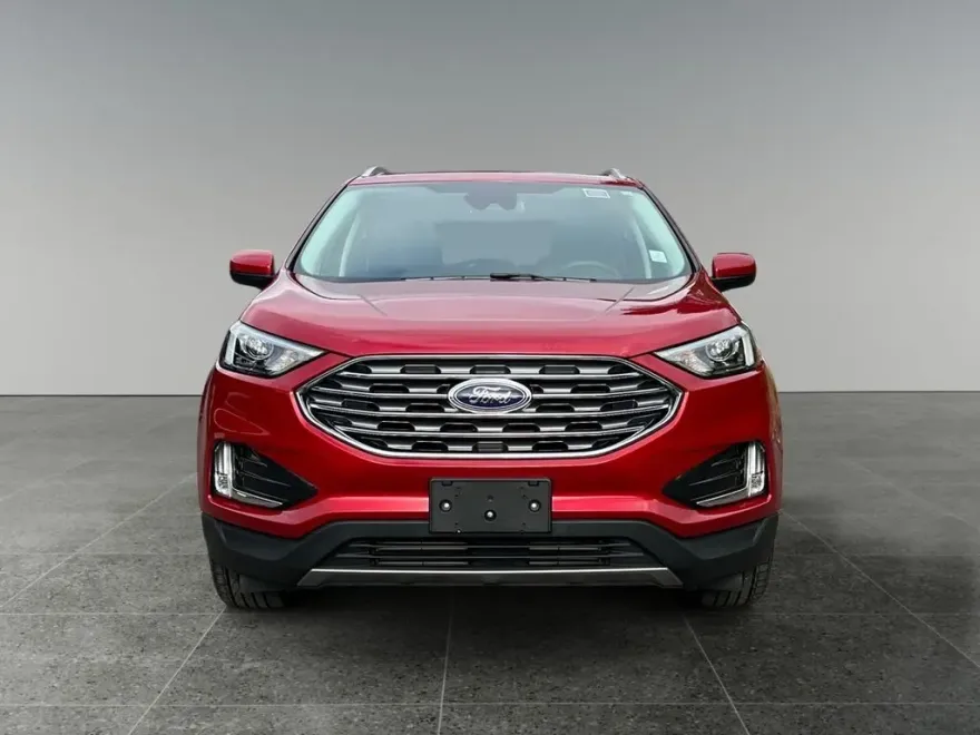 2022 Ford Edge SEL photo 1