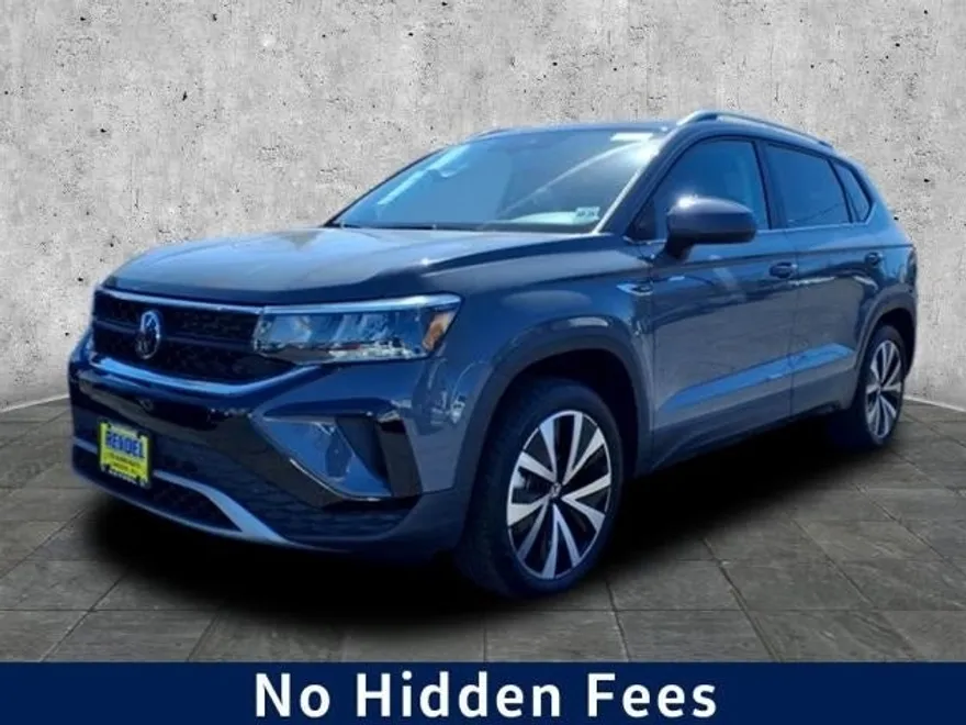 2024 Volkswagen Taos SE photo 1