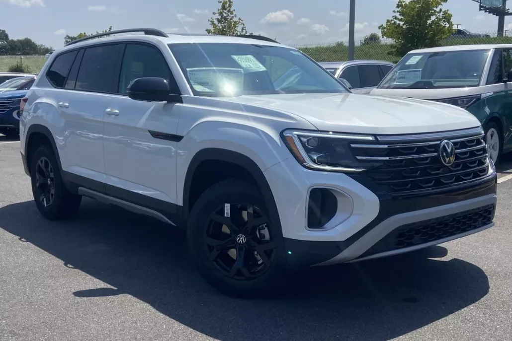 2026 Volkswagen Atlas Peak Edition SE photo 1