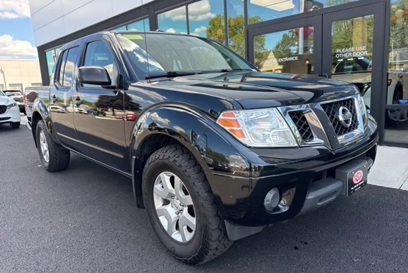 2012 Nissan Frontier SV photo 1