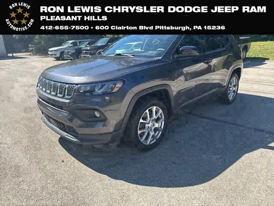 2023 Jeep Compass Latitude Lux photo 1