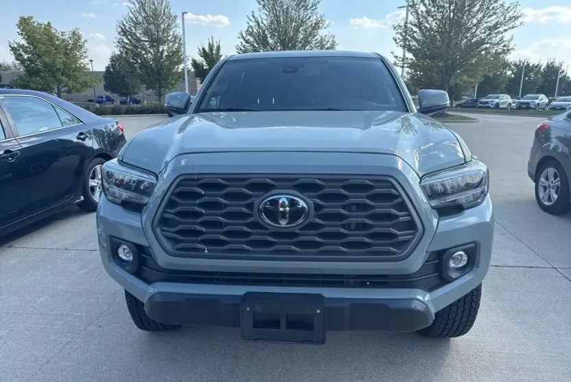 2023 Toyota Tacoma TRD Off-Road V6 photo 1