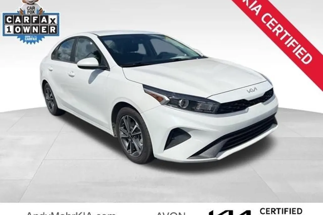 2024 Kia Forte LXS photo 1