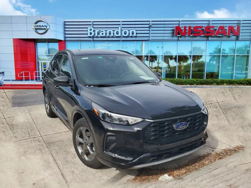 2024 Ford Escape ST-Line photo 1