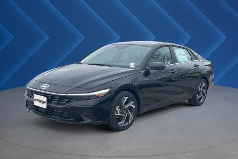 2025 Hyundai Elantra Limited photo 1
