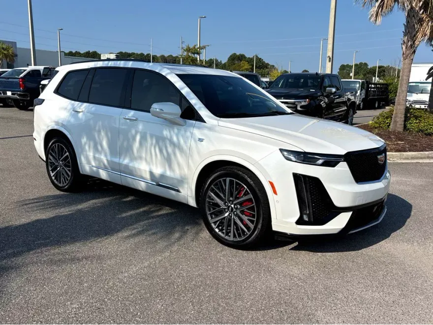 2024 Cadillac XT6 Sport photo 1
