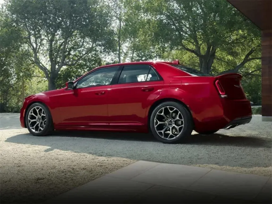 2018 Chrysler 300 S photo 1
