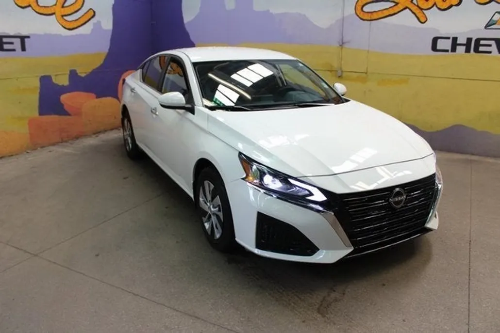 2023 Nissan Altima 2.5 S photo 1