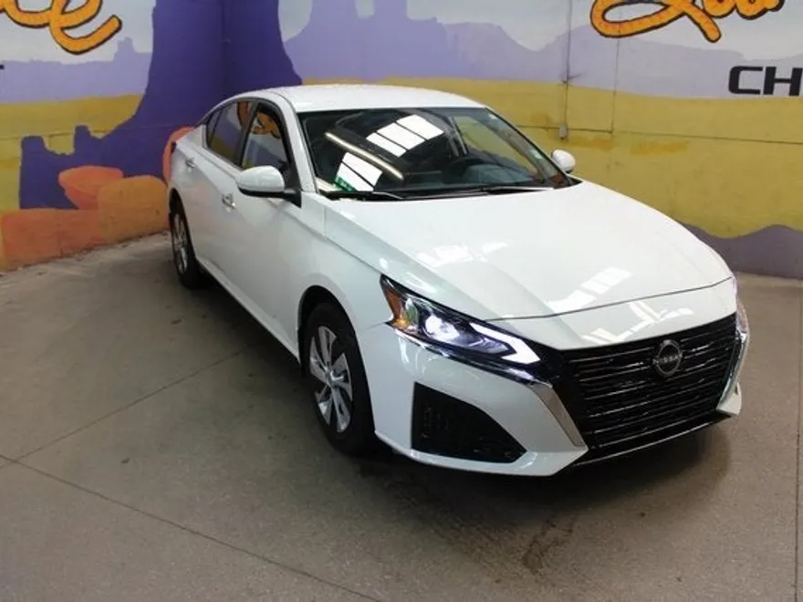 2023 Nissan Altima 2.5 S photo 1