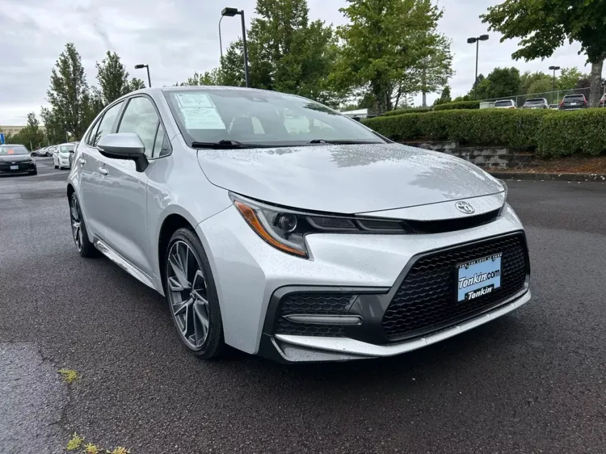 2022 Toyota Corolla SE photo 1