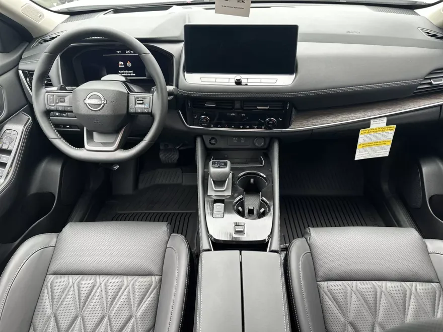 2025 Nissan Rogue Platinum photo 1