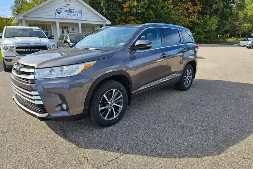 2017 Toyota Highlander XLE photo 1