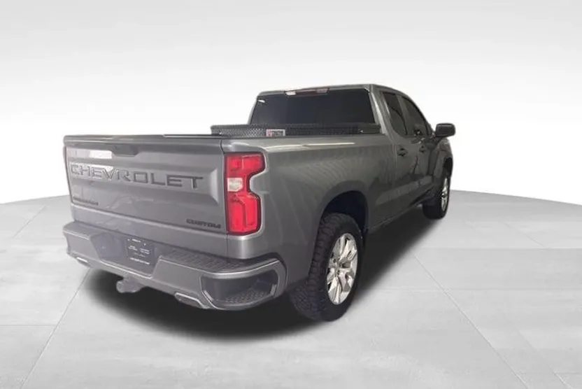 2019 Chevrolet Silverado 1500 Custom photo 1