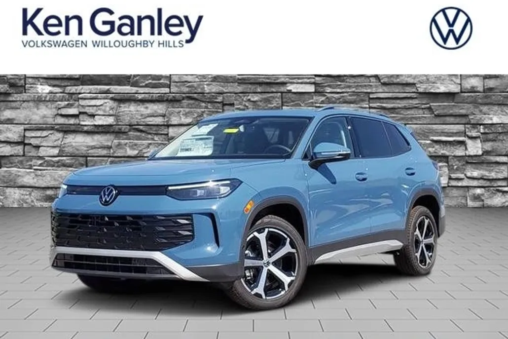 2025 Volkswagen Tiguan SE photo 1