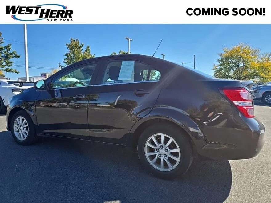 2020 Chevrolet Sonic LT photo 1