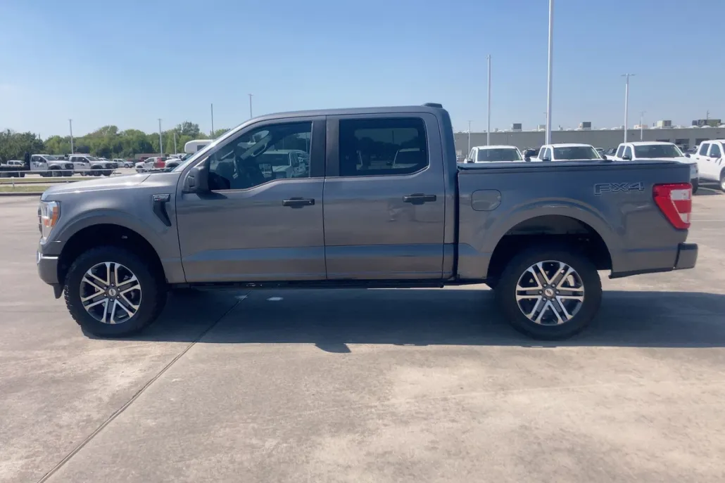 2022 Ford F-150 XL photo 1