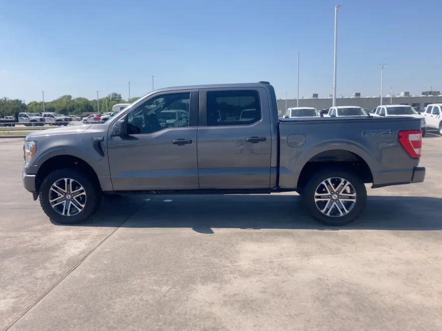 2022 Ford F-150 XL photo 1