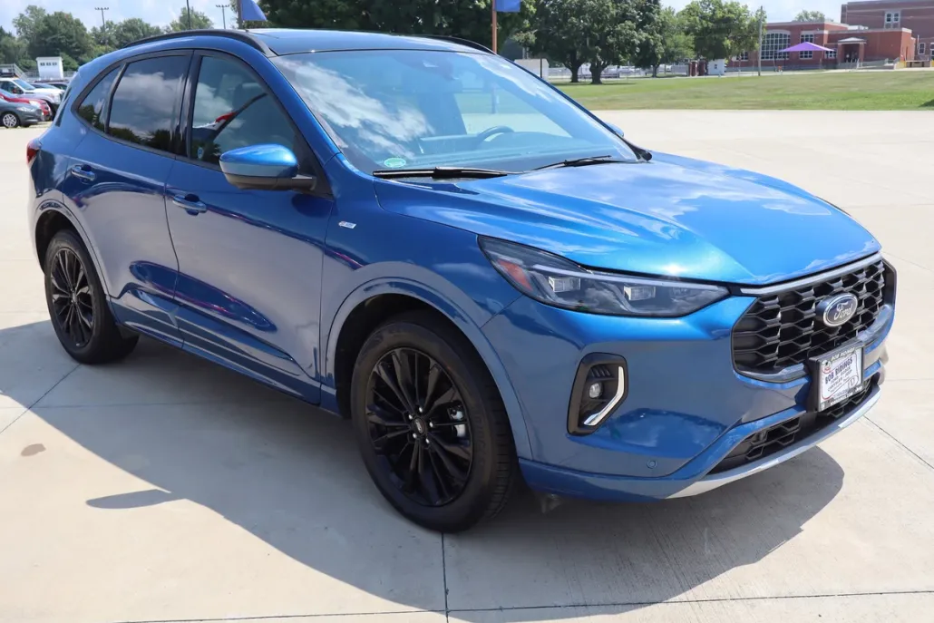 2023 Ford Escape ST-Line Elite photo 1