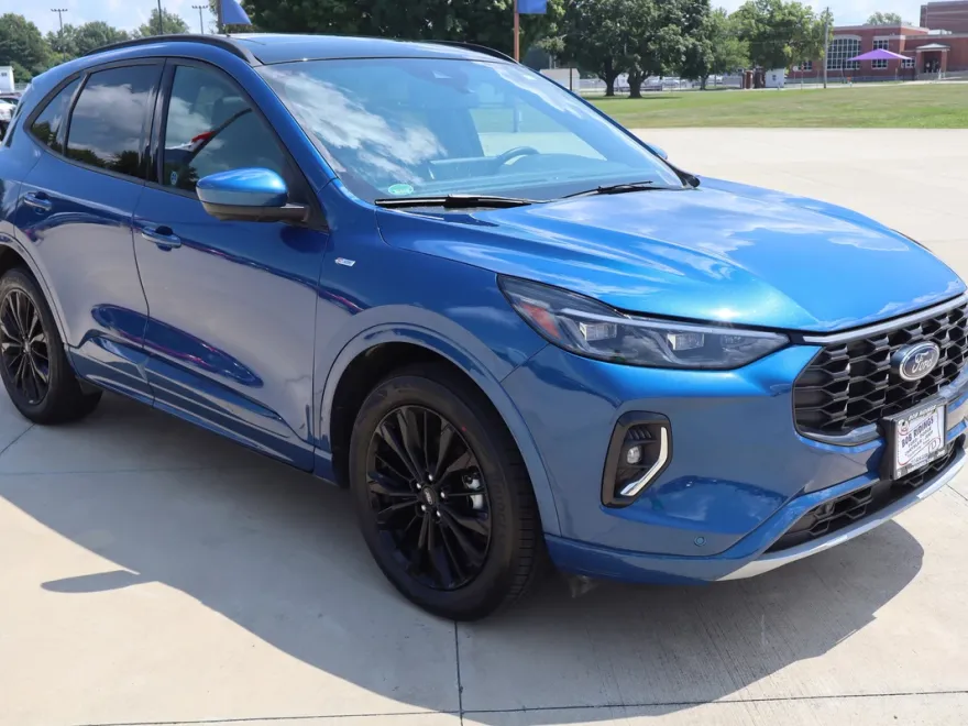 2023 Ford Escape ST-Line Elite photo 1