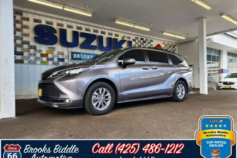 2021 Toyota Sienna XLE photo 1