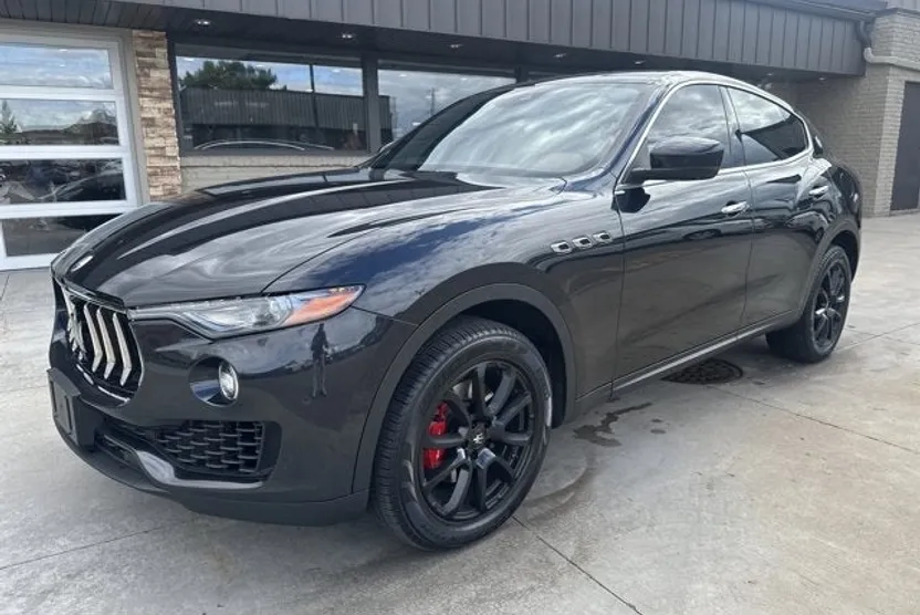 2018 Maserati Levante Base photo 1