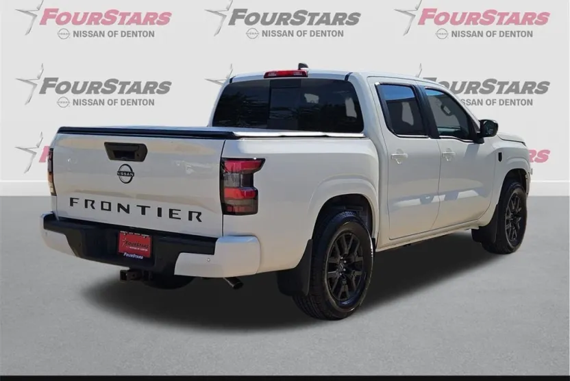 2026 Nissan Frontier Crew Cab SV photo 1
