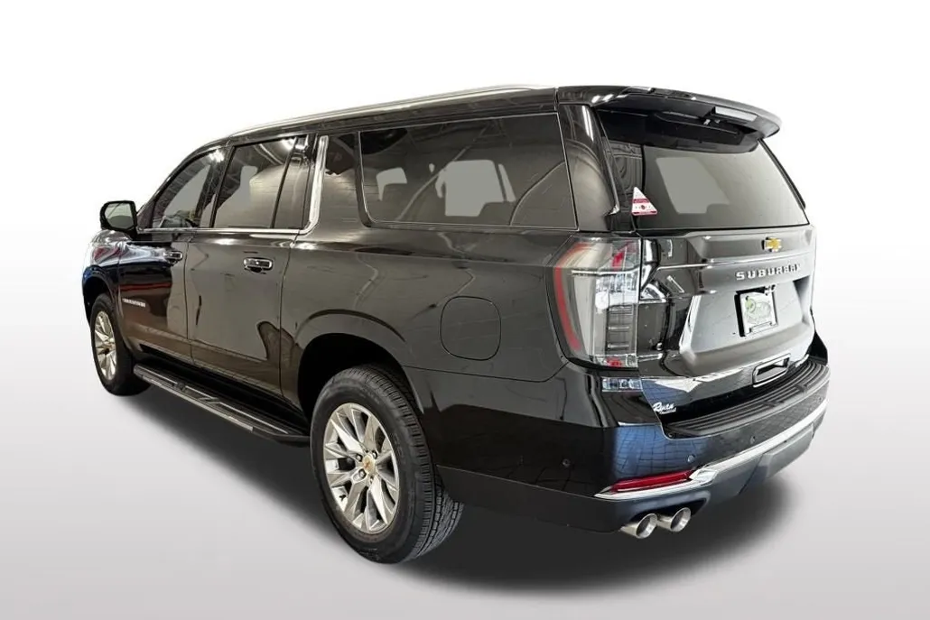 2026 Chevrolet Suburban Premier photo 1