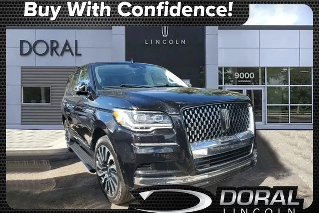 2023 Lincoln Navigator Black Label photo 1
