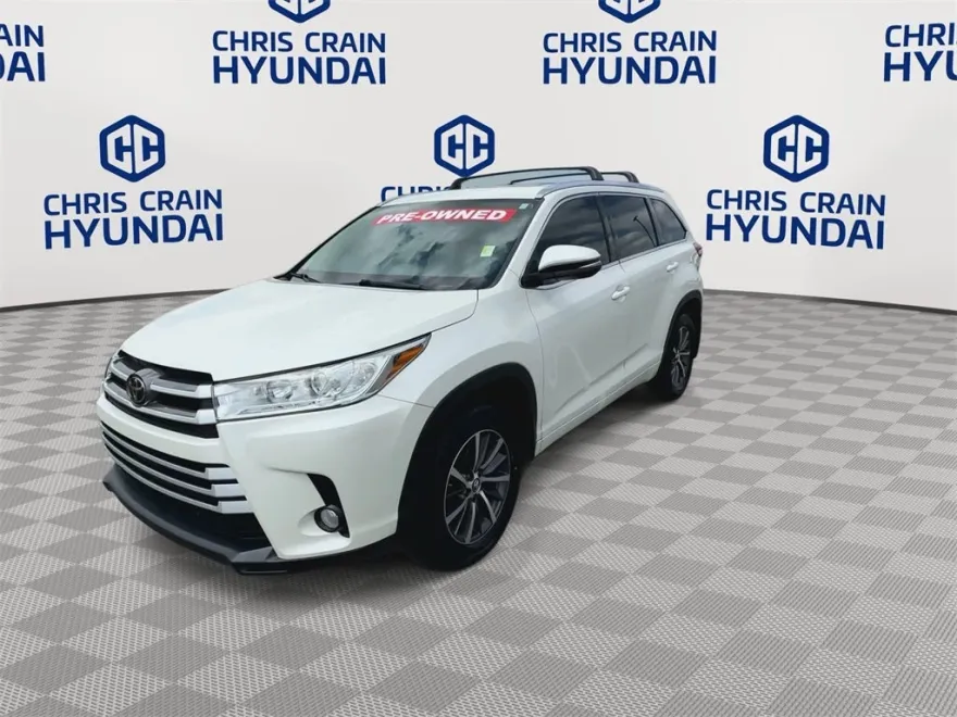 2018 Toyota RAV4 XLE photo 1