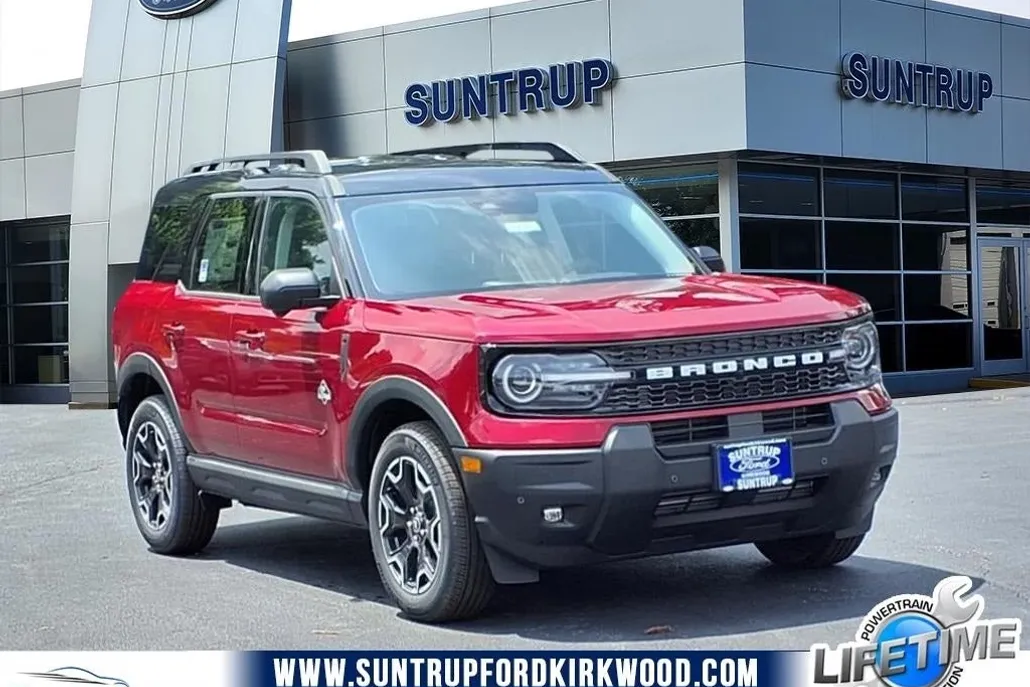 2025 Ford Bronco Sport Outer Banks photo 1
