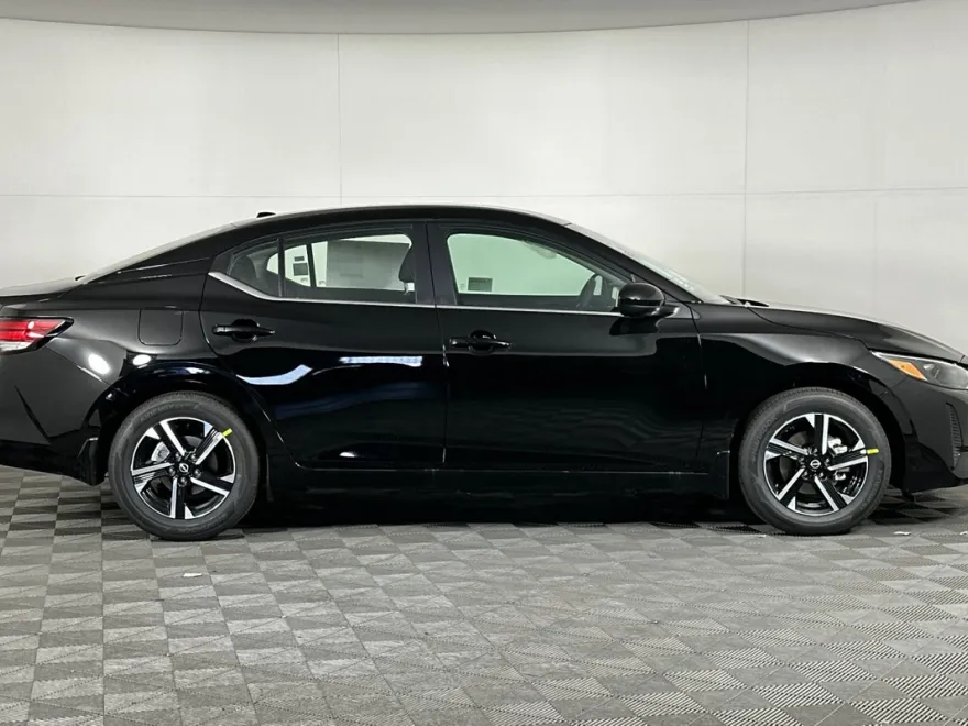 2025 Nissan Sentra SV photo 1