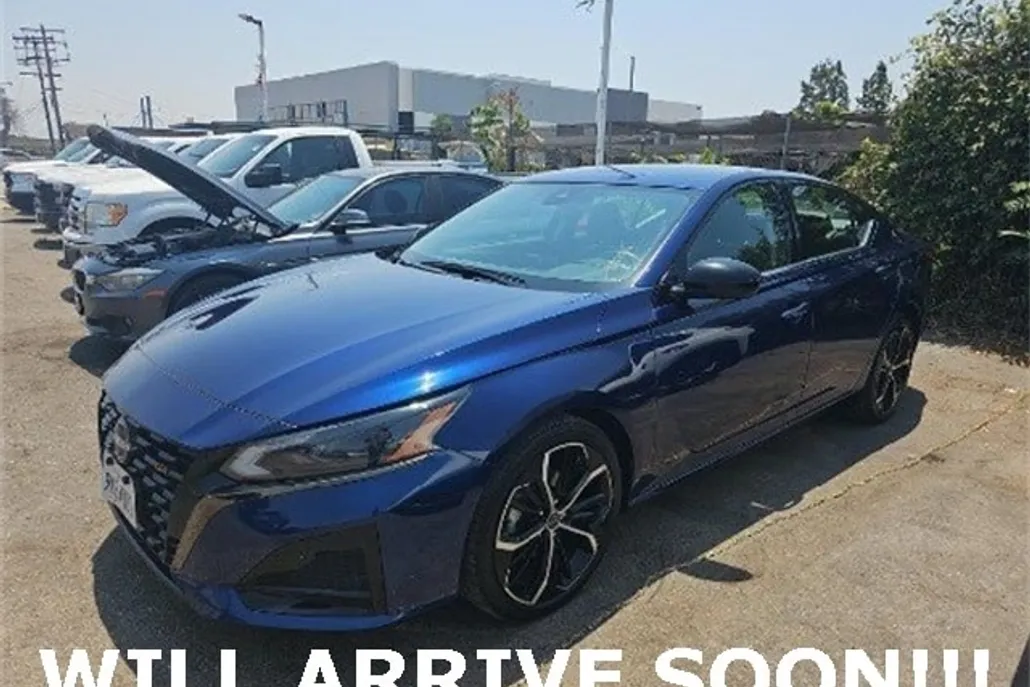 2024 Nissan Altima 2.5 SR photo 1