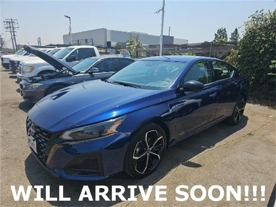 2024 Nissan Altima 2.5 SR photo 1