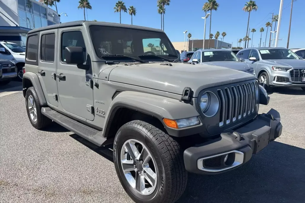 2022 Jeep Wrangler Unlimited Sahara photo 1