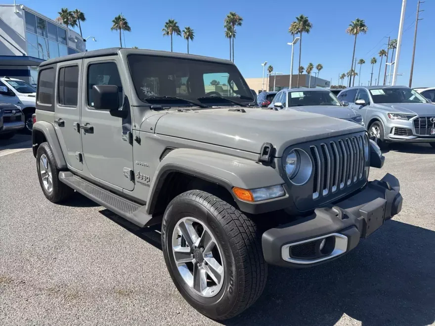 2022 Jeep Wrangler Unlimited Sahara photo 1