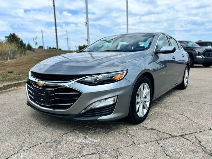 2023 Chevrolet Malibu 1LT photo 1