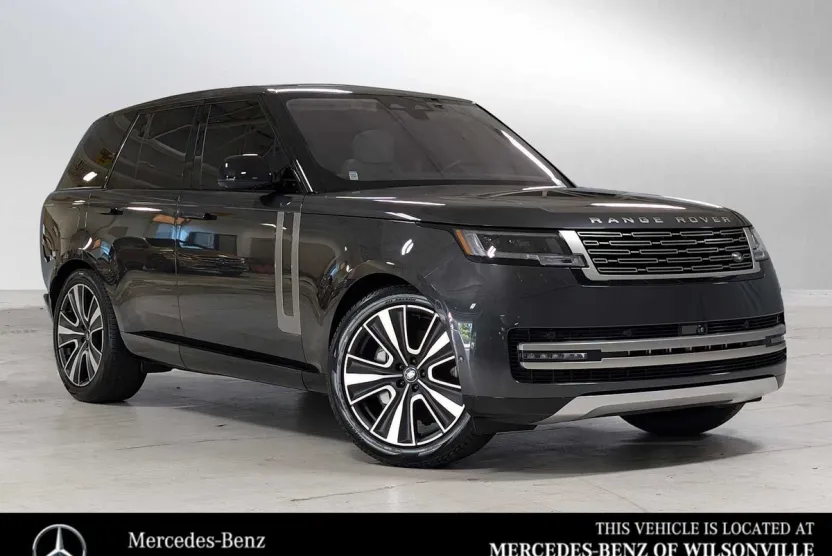 2023 Land Rover Range Rover SE photo 1