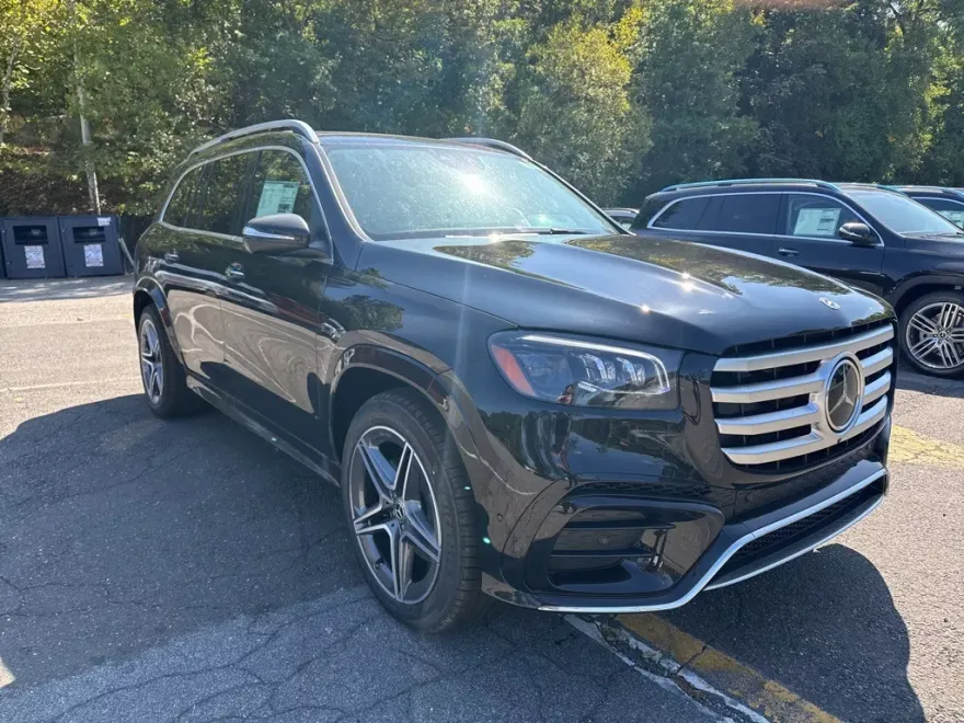 2026 Mercedes Benz GLS 450 4MATIC photo 1