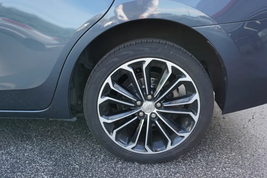 2014 Toyota Corolla Plus photo 1